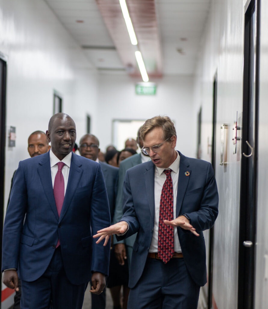 Kenyan President William Ruto touring CMU-Africa with Robinson. Courtesy of CMU-Africa.
